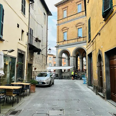 Il Nido Della Rugarella - Terrazza Sul Borgo אקואפנדנטה